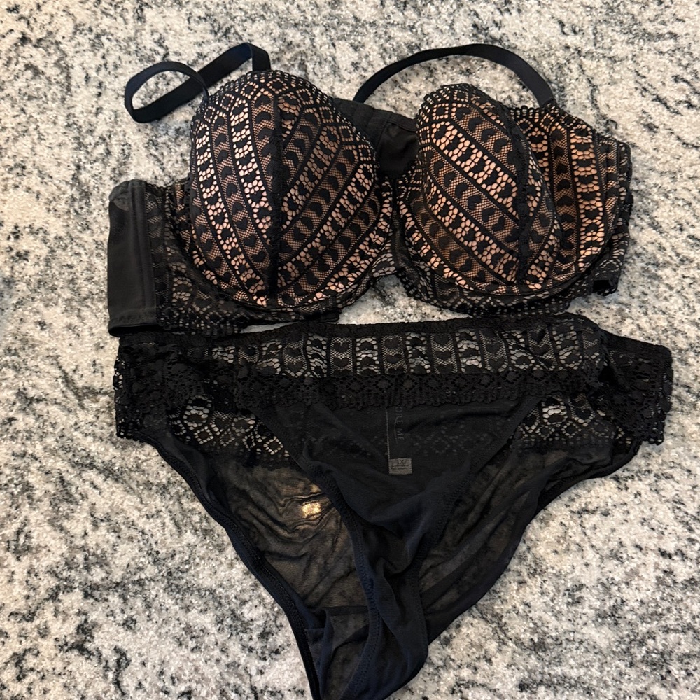 Adore Me Black and tan Lace Bra Set 40C an 1xl bottoms.